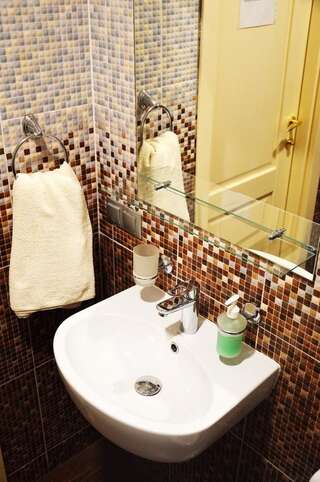 Мини-отель Agio Hotel Колочава Трехместный номер «Комфорт» с душем-2